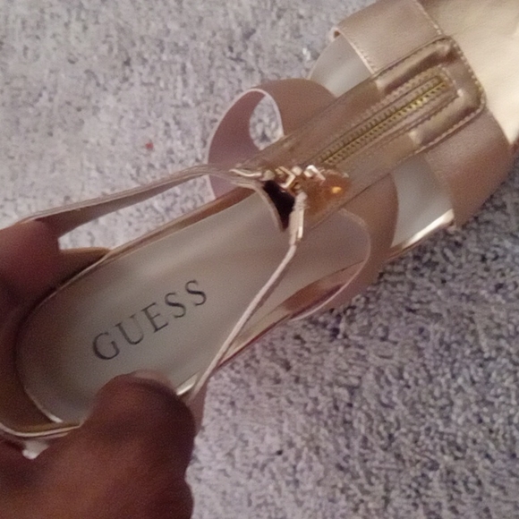 Guess shoes for woman - Picture 2 of 4